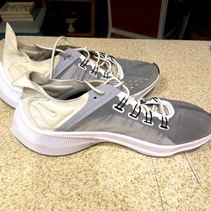 Nike, Wolf Grey,light weight, excellent condition